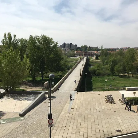 Acogedor Puente !!! Lägenhet